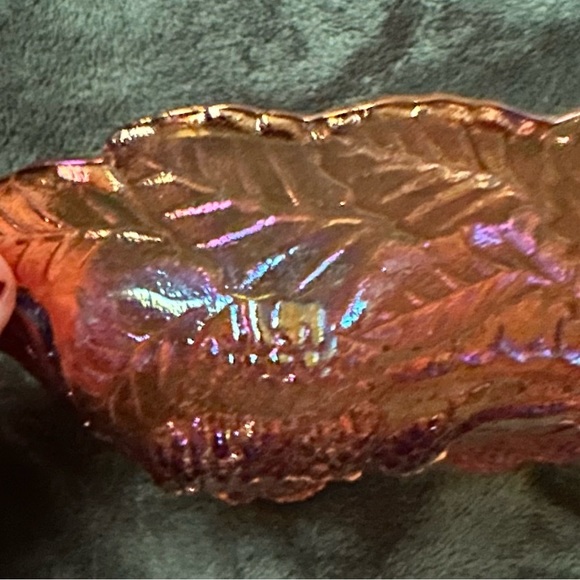 Amber carnival glass dish with grapevine design on bottom - Picture 5 of 8